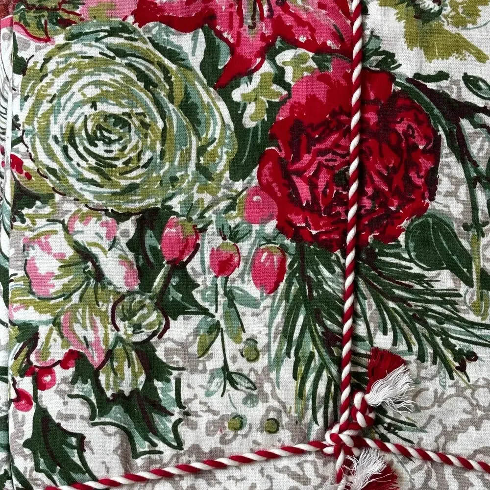 NWT April Cornell tablecloth in Merry Antique pattern 100% cotton cottage chic